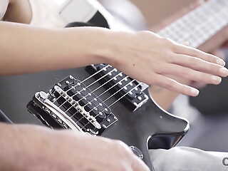 OLD4K. Carnal fun near petite girl replaces payment be useful to guitar lesson