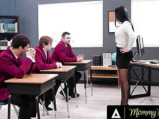 MOMMY'S BOY - Chunky Titted Teacher Jasmine Jae Gets A Facial To the fullest extent a finally Gangbanged Apart from 3 Naughty Students
