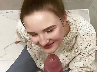 18yo slut showed me whither the toilet was, sucked my dick and swallowed my cum