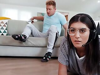 REALITY KINGS - Slutty Eliza Ibarra Is So Eager To Put off Her Roommate's Bf Up His Obese Slip